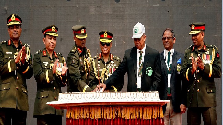 ঝিনাইদহ ক্যাডেট কলেজের প্রাক্তন ছাত্রদের নিয়ে আয়োজিত পুনর্মিলনী অনুষ্ঠানে সেনাবাহিনী প্রধান