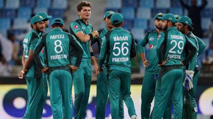 ভারতে পা রেখেই কড়া নিরাপত্তার চাদরে পাকিস্তান দল ভারতে পা রেখেই কড়া নিরাপত্তার চাদরে পাকিস্তান দল