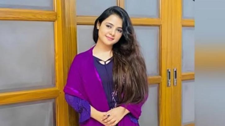 পুলিশ ৬ ডায়েরি উদ্ধার করেছে মুনিয়ার ফ্ল্যাট থেকে পুলিশ ৬ ডায়েরি উদ্ধার করেছে মুনিয়ার ফ্ল্যাট থেকে
