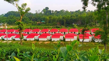 এক একটি বাড়ি নি:স্ব পরিবারগুলোর আত্মমর্যাদার প্রতিক