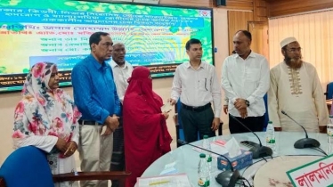 লালমনিরহাটে রোগীদের মধ্যে ৭৫ লাখ টাকার চেক বিতরণ