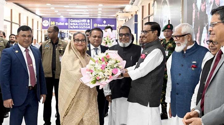 ১৬ দিনের সরকারি সফর শেষে দেশে ফিরেছেন প্রধানমন্ত্রী