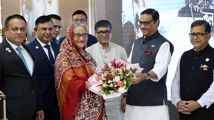 ব্রাসেলস থেকে দেশে ফিরেছেন প্রধানমন্ত্রী ব্রাসেলস থেকে দেশে ফিরেছেন প্রধানমন্ত্রী