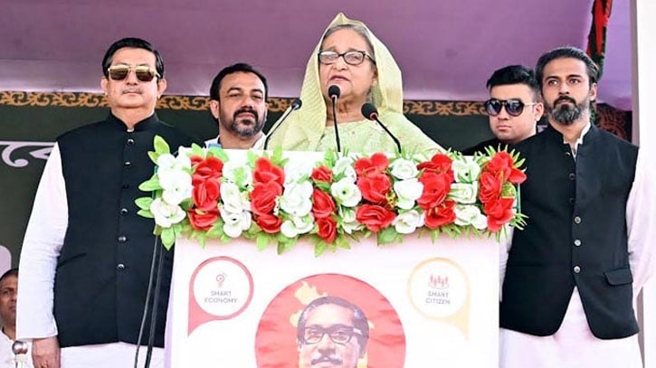 আবারো সুযোগের জন্য নৌকায় ভোট চাইলেন প্রধানমন্ত্রী আবারো সুযোগের জন্য নৌকায় ভোট চাইলেন প্রধানমন্ত্রী