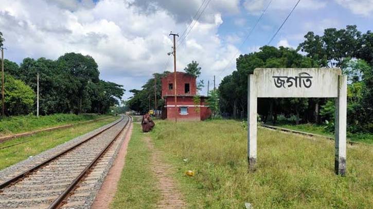 অযত্নে-অবহেলায় হারিয়ে যাচ্ছে দেশের প্রথম রেলস্টেশন কুষ্টিয়ার জগতি অযত্নে-অবহেলায় হারিয়ে যাচ্ছে দেশের প্রথম রেলস্টেশন কুষ্টিয়ার জগতি
