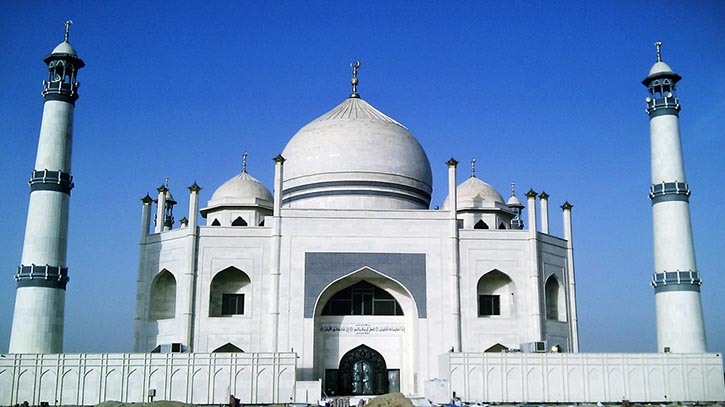 তাজমহলের আদলে দৃষ্টিনন্দন মসজিদ কুয়েতে