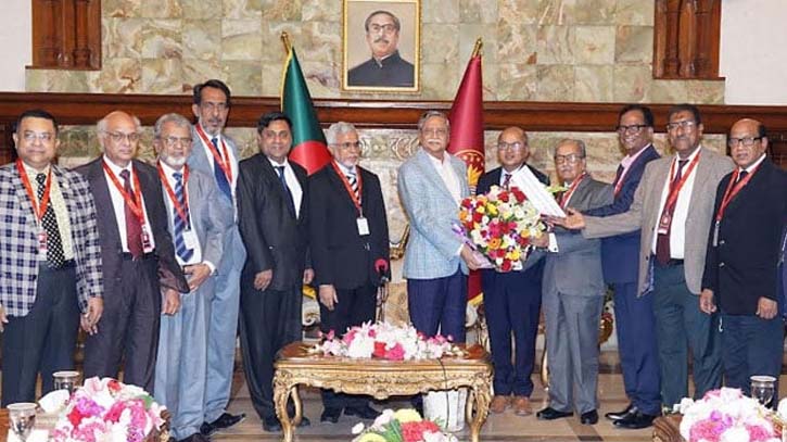 স্বচ্ছতা ও জবাবদিহিতা নিশ্চিত করার নির্দেশ রাষ্ট্রপতির স্বচ্ছতা ও জবাবদিহিতা নিশ্চিত করার নির্দেশ রাষ্ট্রপতির