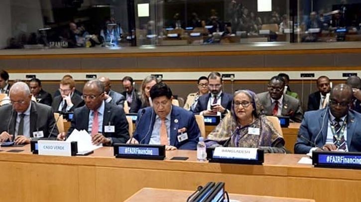 আর্থিক ব্যবস্থার পুনর্গঠন চাইলেন প্রধানমন্ত্রী আর্থিক ব্যবস্থার পুনর্গঠন চাইলেন প্রধানমন্ত্রী