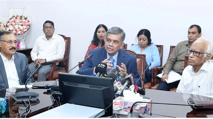 শিক্ষার্থীরা যাতে দেশের ভেতরেই ভবিষ্যত দেখতে পায়: সি আর আবরার শিক্ষার্থীরা যাতে দেশের ভেতরেই ভবিষ্যত দেখতে পায়: সি আর আবরার