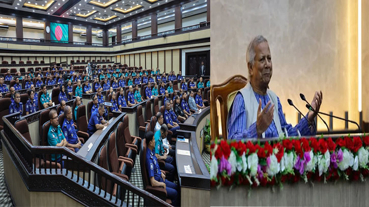 জুলাইয়ের পরাজিত শক্তির বিরুদ্ধে পুলিশকে সতর্ক থাকার নির্দেশ প্রধান উপদেষ্টার জুলাইয়ের পরাজিত শক্তির বিরুদ্ধে পুলিশকে সতর্ক থাকার নির্দেশ প্রধান উপদেষ্টার