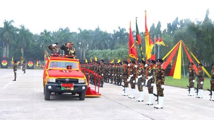 সাঁজোয়া কোর, আর্মি সার্ভিস কোর এবং অর্ডন্যান্স কোরের রিক্রুট ব্যাচ-২০২৪ কুচকাওয়াজ অনুষ্ঠিত সাঁজোয়া কোর, আর্মি সার্ভিস কোর এবং অর্ডন্যান্স কোরের রিক্রুট ব্যাচ-২০২৪ কুচকাওয়াজ অনুষ্ঠিত