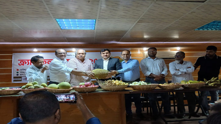ক্র্যাবের ফল উৎসবে দেশীয় নানা ফলের সমাহার ক্র্যাবের ফল উৎসবে দেশীয় নানা ফলের সমাহার