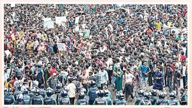 কোটাবিরোধী বিক্ষোভে উত্তাল শিক্ষাঙ্গন, বিভিন্ন স্থানে সড়ক অবরোধ