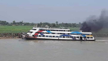 ভোলা-ঢাকা নৌ পথের কর্ণফুলী-৩ লঞ্চে অগ্নিকান্ড