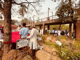 মতিউর রহমান লালটুর স্ত্রীর দাফন সম্পন্ন মতিউর রহমান লালটুর স্ত্রীর দাফন সম্পন্ন