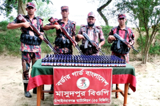 চাঁপাইনবাবগঞ্জ সীমান্তে ৫৩ বিজিবির অভিযানে