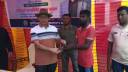 দিনমজুরদের হাতে ভ্যানের চাবি তুলে দিলেন জেনারেল মতিউর
