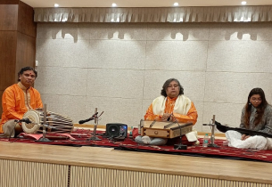 শততন্ত্রী বীণার ঝংকারে ভক্তিসুধায় মাতলো গুরগ্রামের রামকৃষ্ণ মিশন