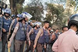 নির্বাচনের আগে ঢাকা পুণরায় অগ্নিগর্ভ