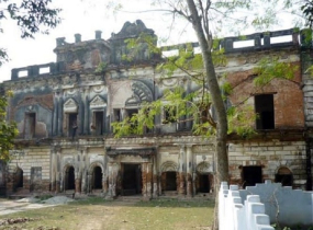 রামসুন্দর জমিদার বাড়ি: ভাঙা দেয়াল আজও কথা বলে রামসুন্দর জমিদার বাড়ি: ভাঙা দেয়াল আজও কথা বলে