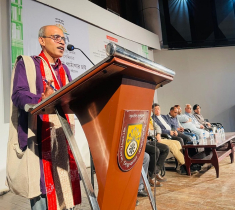 বইয়ের চেয়ে মহোত্তম কিছু নেই