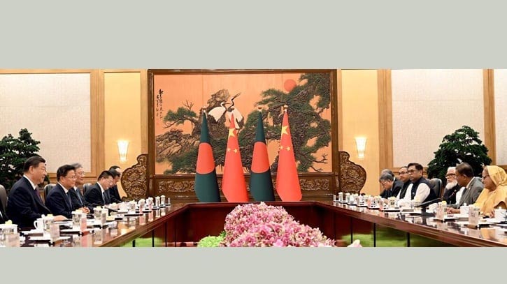 চীনের প্রেসিডেন্ট শি, প্রধানমন্ত্রী কিয়াং-এর সঙ্গে বৈঠক করেছেন প্রধানমন্ত্রী চীনের প্রেসিডেন্ট শি, প্রধানমন্ত্রী কিয়াং-এর সঙ্গে বৈঠক করেছেন প্রধানমন্ত্রী