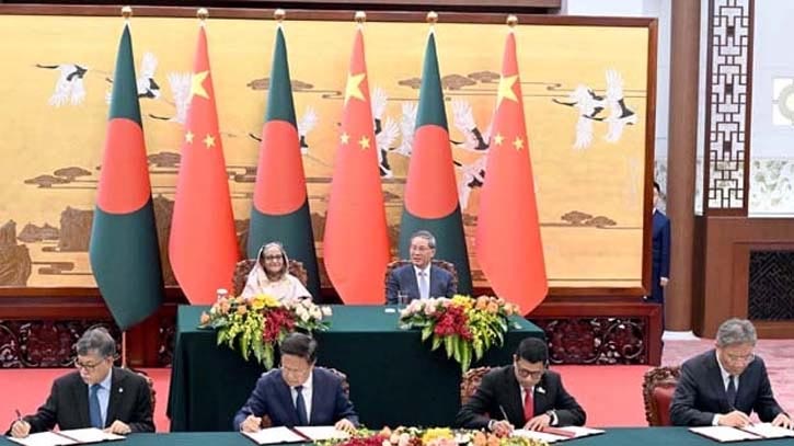 ঢাকা-বেইজিং ২১টি দলিল স্বাক্ষর ও ৭টি প্রকল্প ঘোষণা ঢাকা-বেইজিং ২১টি দলিল স্বাক্ষর ও ৭টি প্রকল্প ঘোষণা