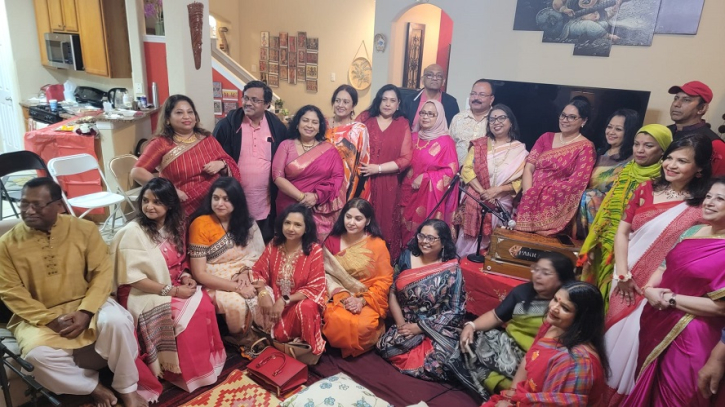 হিউস্টনের বৈঠকখানা মাতলো ভাষার গানে। সর্বস্তরের আড্ডায় প্রাণবন্ত কেটি টেক্সাস