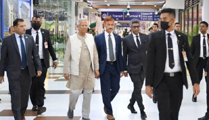 প্রধান উপদেষ্টা মুহাম্মদ ইউনূস মালয়েশিয়া পৌঁছেছেন প্রধান উপদেষ্টা মুহাম্মদ ইউনূস মালয়েশিয়া পৌঁছেছেন