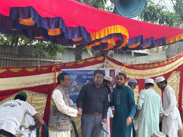 আলোকিত গ্রামের মডেল খোকসা উপজেলার ডাঙিপাড়া। নারী পুরুষ মিলেই চলছে উন্নয়নমুখী কাজ