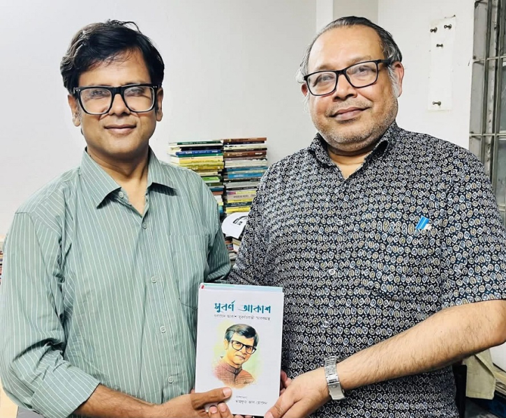 শব্দশ্রমিক ও ঋজু কণ্ঠস্বর: ওবায়েদ আকাশের সৃজনশীল তিন দশক ও সুবর্ণযাত্রা