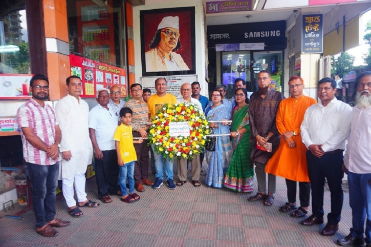 অন্ধকার ও অস্থিরতা তাড়াতে নজরুলপাঠ যুগে যুগে অনবদ্য: চারণ সাংস্কৃতিক কেন্দ্র আয়োজিত ‘শতবর্ষের আলোয় ফেনীতে নজরুল’ শীর্ষক আলোচনা সভায় বক্তারা। হলো ‘আনন্দ ভৈরবী’র মোড়ক উন্মোচন। সাংস্কৃতিক ও চিত্রাঙ্কন প্রতিযোগিতায় পুরস্কার পেলো ফেনী বিভিন্ন উপজেলার অর্ধশত