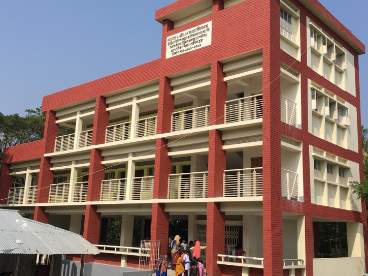 পটুয়াখালী এলজিইডি যেন এক কর্মকর্তার ব্যক্তিগত সাম্রাজ্য: সিন্ডিকেটে জিম্মি সবাই
