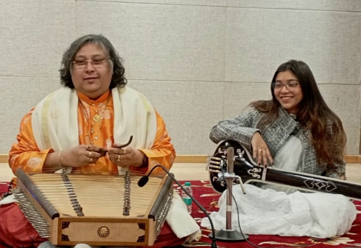 শততন্ত্রী বীণার ঝংকারে ভক্তিসুধায় মাতলো গুরগ্রামের রামকৃষ্ণ মিশন