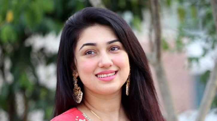 অপু বিশ্বাস কারও সঙ্গে পাল্লা দেয় না